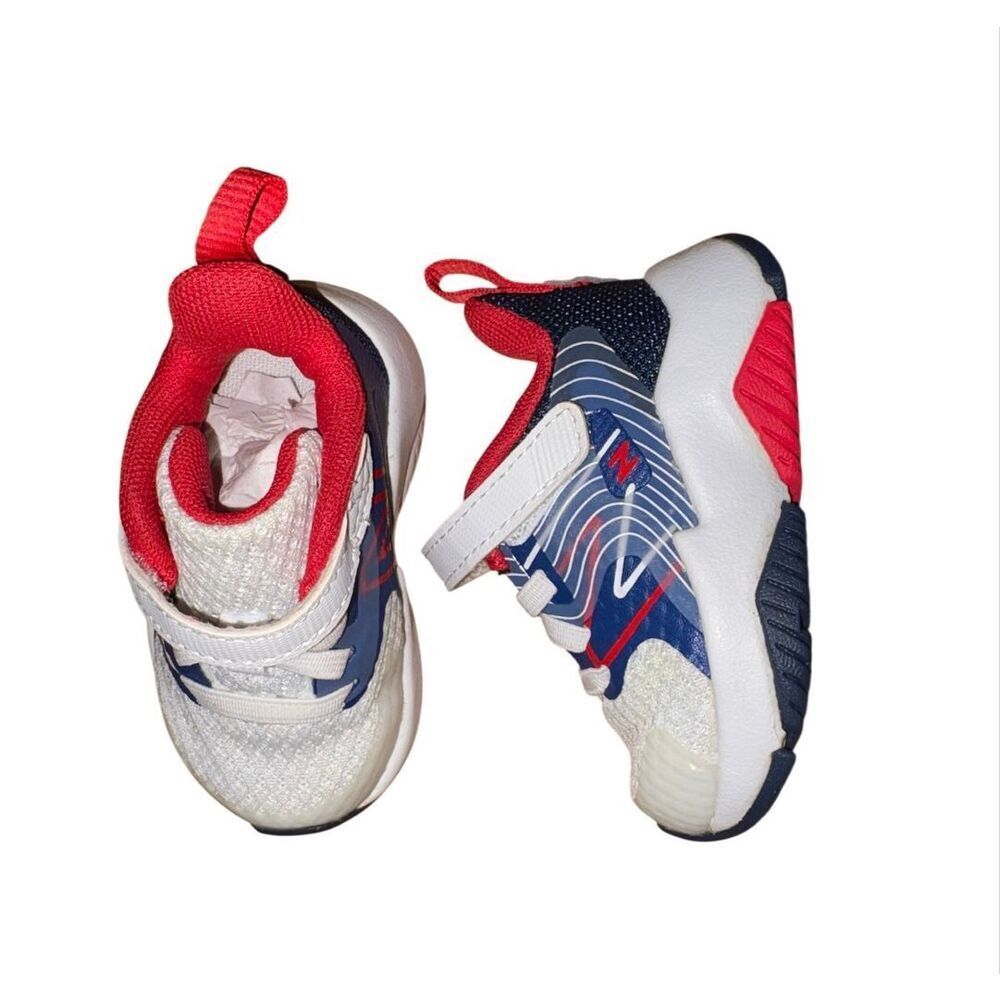 New Balance Rave Run v2 Sneakers